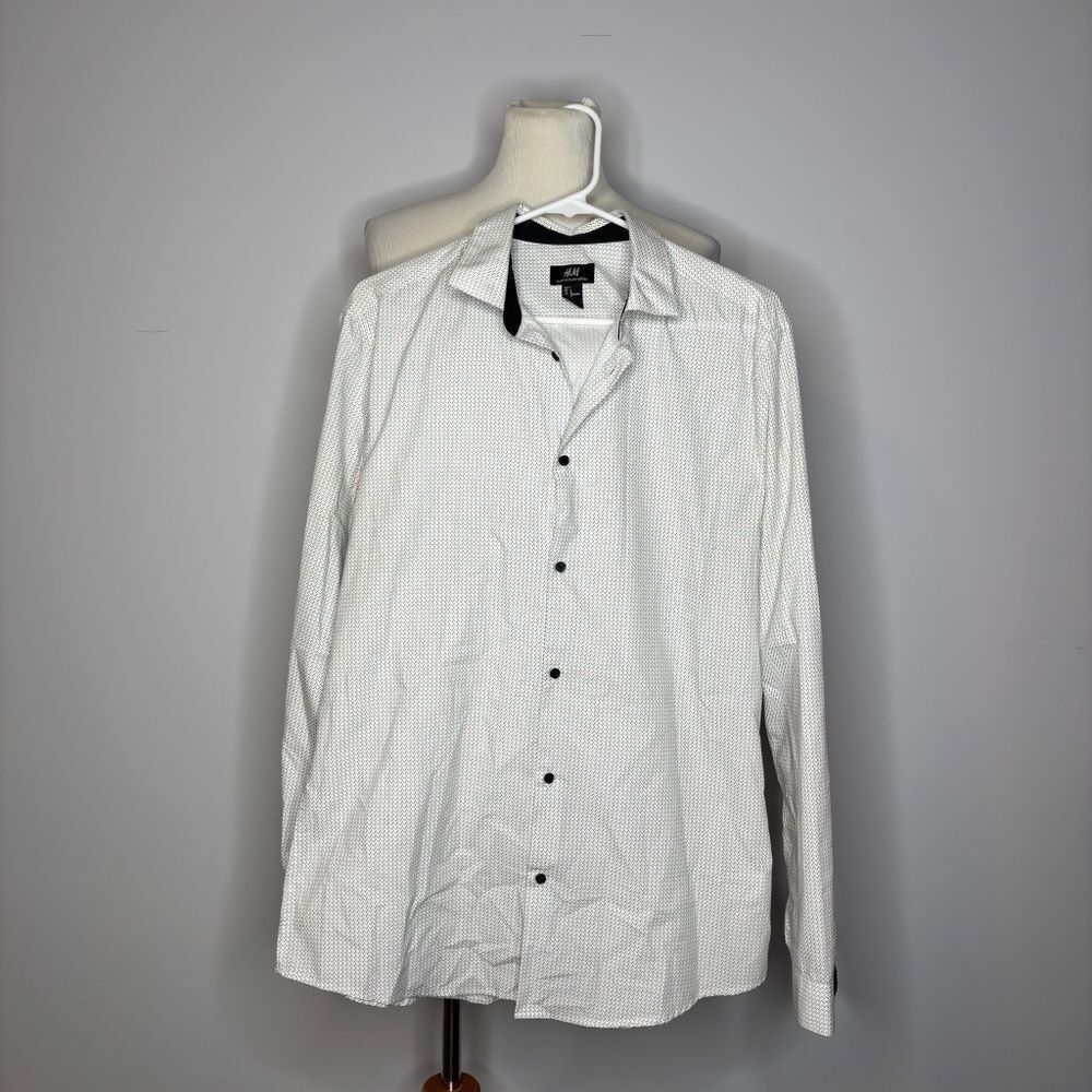H&M- White & Black Button Down